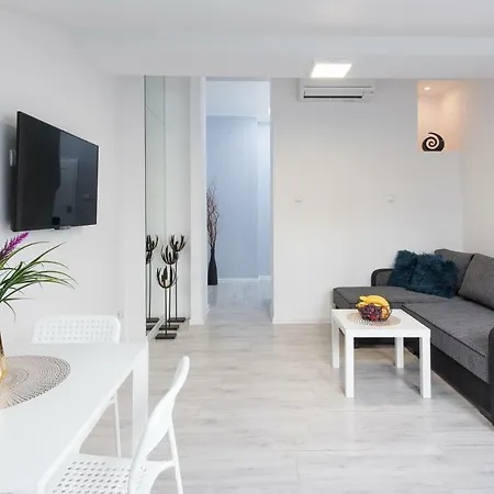 Apartment Mika Old Town By Apart Service *